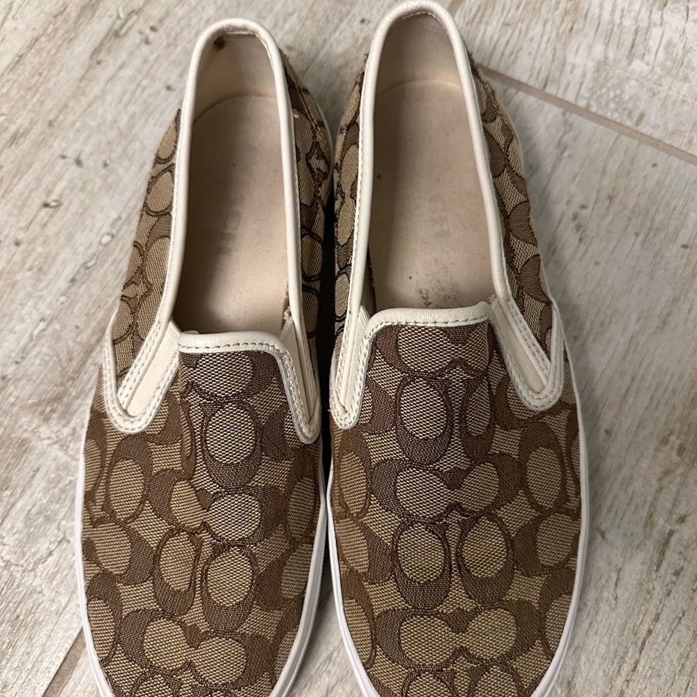 COACH women’s Chrissy style, signature logo Slip-On Canvas Shoes, size 10 - Picture 2 of 11